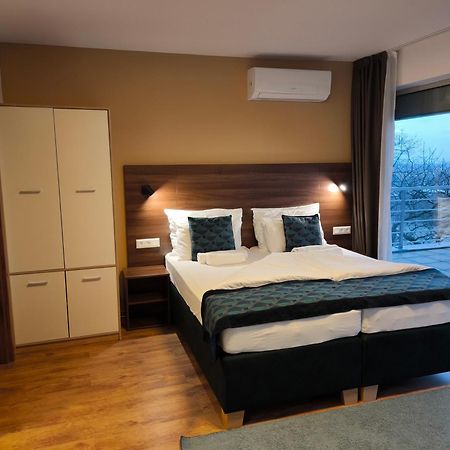 River View Apartments Hotel บราติสลาวา ภายนอก รูปภาพ