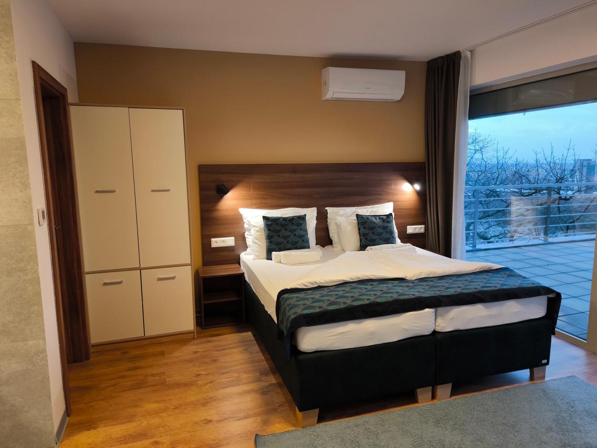 River View Apartments Hotel บราติสลาวา ภายนอก รูปภาพ