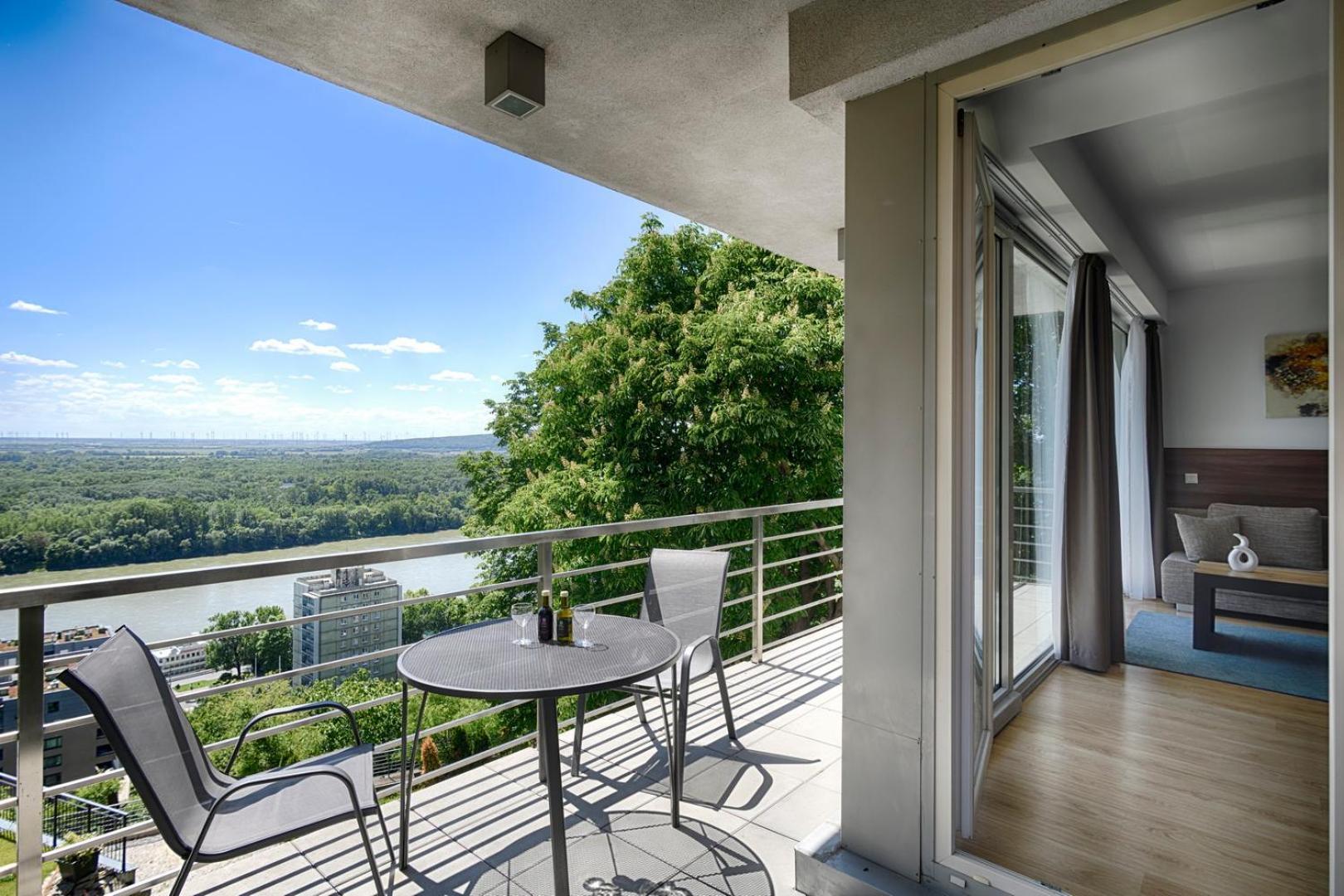 River View Apartments Hotel บราติสลาวา ภายนอก รูปภาพ