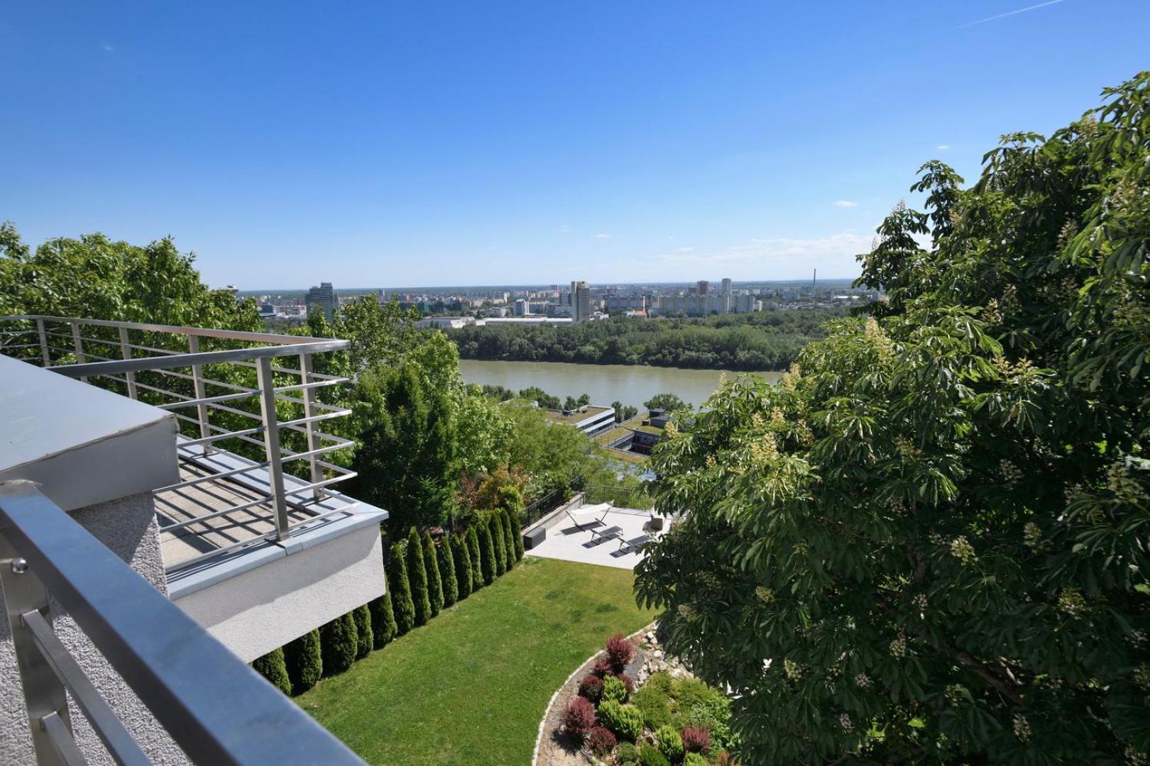 River View Apartments Hotel บราติสลาวา ภายนอก รูปภาพ